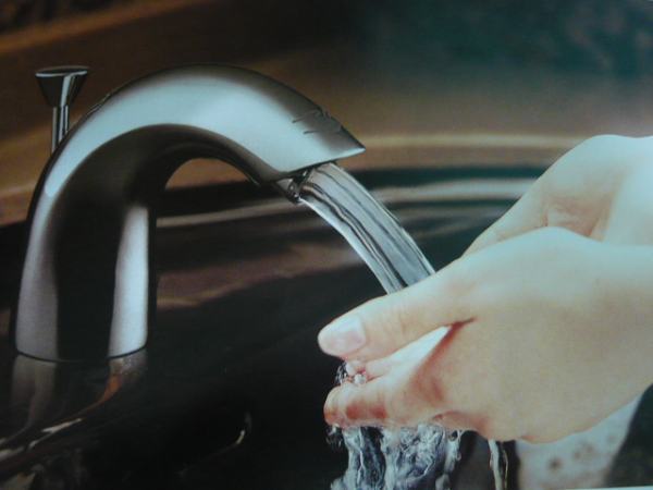 thấy vòi nước (1)