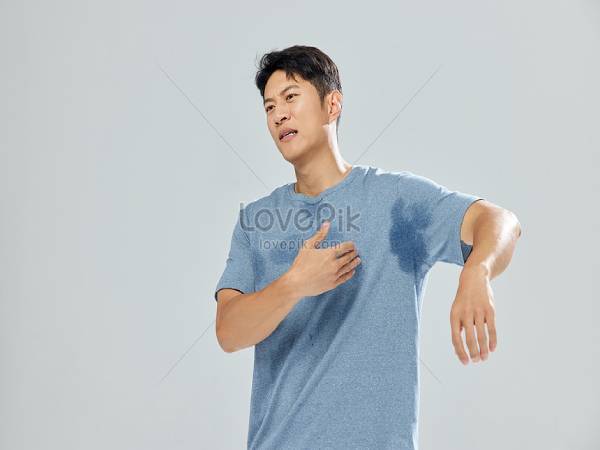 Nhìn thấy quần áo ướt điềm gì?